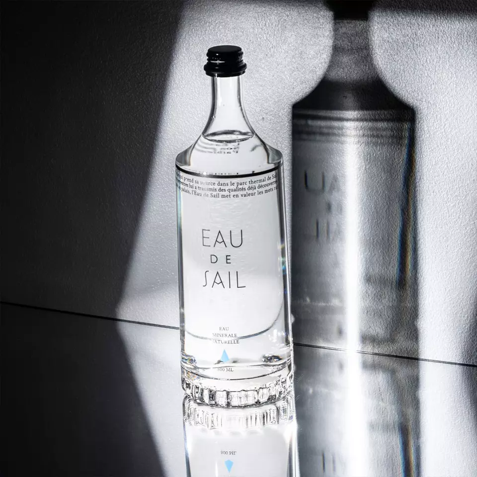 Eau de Sail est une eau minérale naturelle rare,
préservée depuis des millénaires, au coeur de la France à Sail-les-Bains. Conception de biens d'équipement pour l'industrie - Étude de faisabilité industrielle - Design Produit-Innovation-Design Industriel -Projet Demaneo - Agence de design industriel Lyon - Design Packaging Lyon