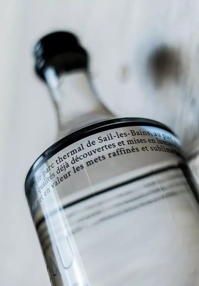 Eau de Sail est une eau minérale naturelle rare,
préservée depuis des millénaires, au coeur de la France à Sail-les-Bains. Conception de biens d'équipement pour l'industrie - Étude de faisabilité industrielle - Design Produit-Innovation-Design Industriel -Projet Demaneo - Agence de design industriel Lyon - Design Packaging Lyon
