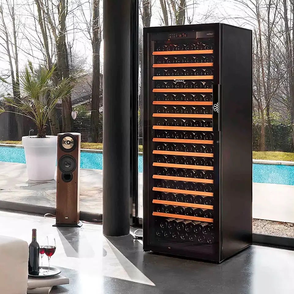 Cave à vin- Conception de biens d'équipement pour l'industrie-Innovation-Design Industriel -Agence de design industriel Lyon - Design global - Modélisation CAO 3D pour industrie. Designer industriel indépendant