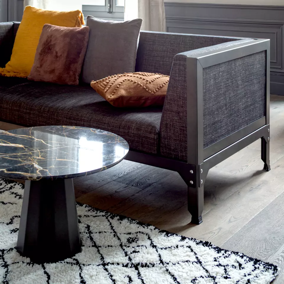 Structure en acier galvanisé permettant un usage indifférencié intérieur ou extérieur - Design Mobilier - Design Produit-Innovation-Design Industriel -Projet Demaneo - Agence de design industriel Lyon - Expert design industriel senior France