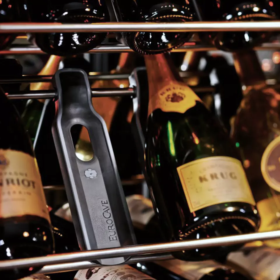 Cave à vin- Conception de biens d'équipement pour l'industrie-Innovation-Design Industriel -Agence de design industriel Lyon - Design global - Modélisation CAO 3D pour industrie. Designer industriel indépendant